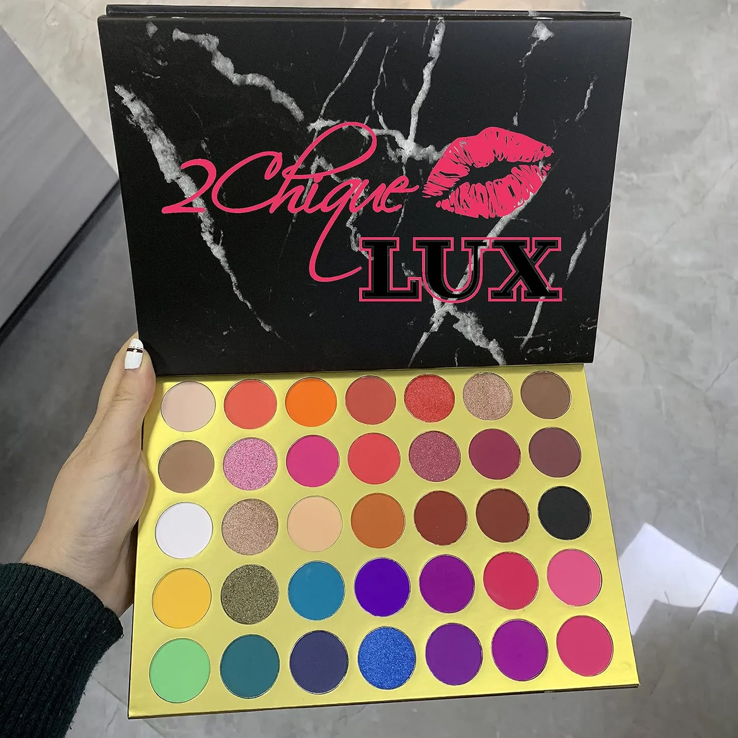 2Chique Boutique Eyeshadow Makeup Palette 35 Matte and Shimmer Colors Long Lasting and High Pigment (Style 40 Marble)