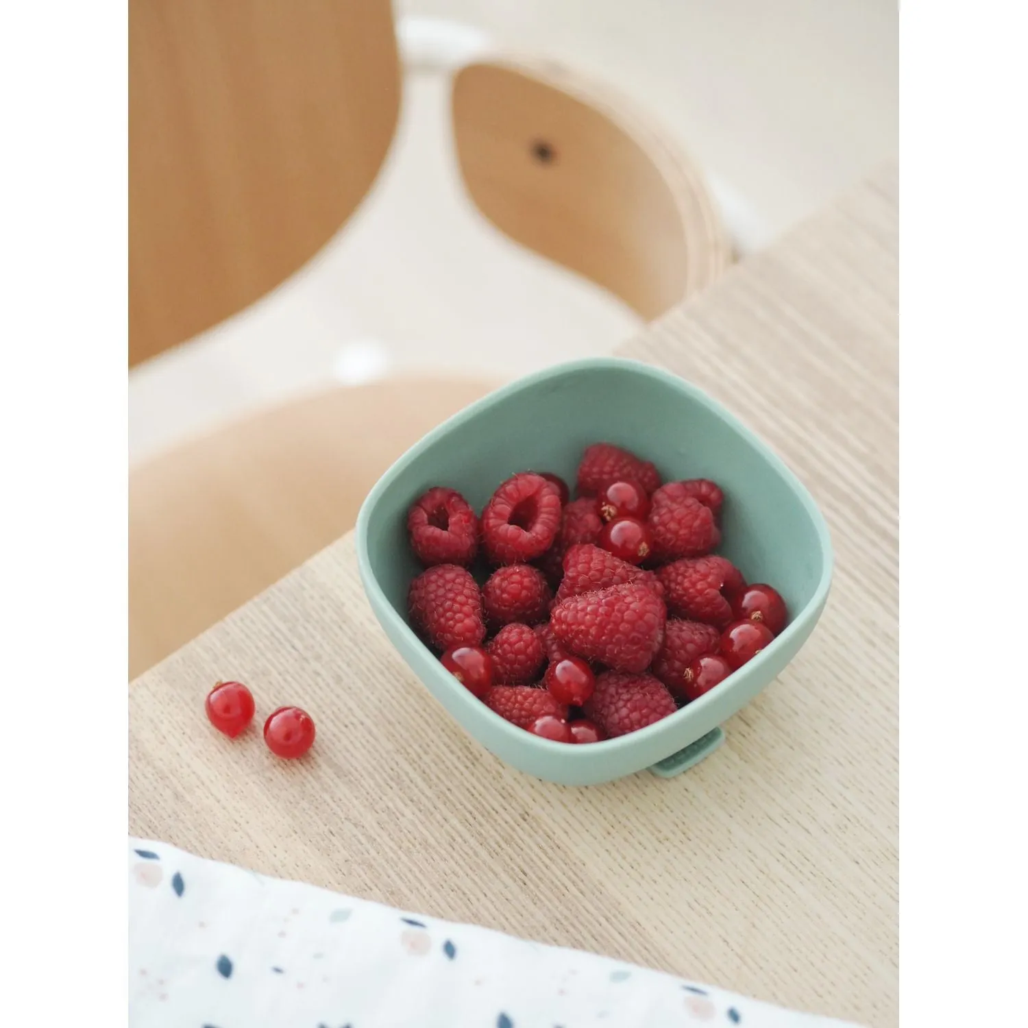 Beaba Silicone Suction Bowl - Sage Green