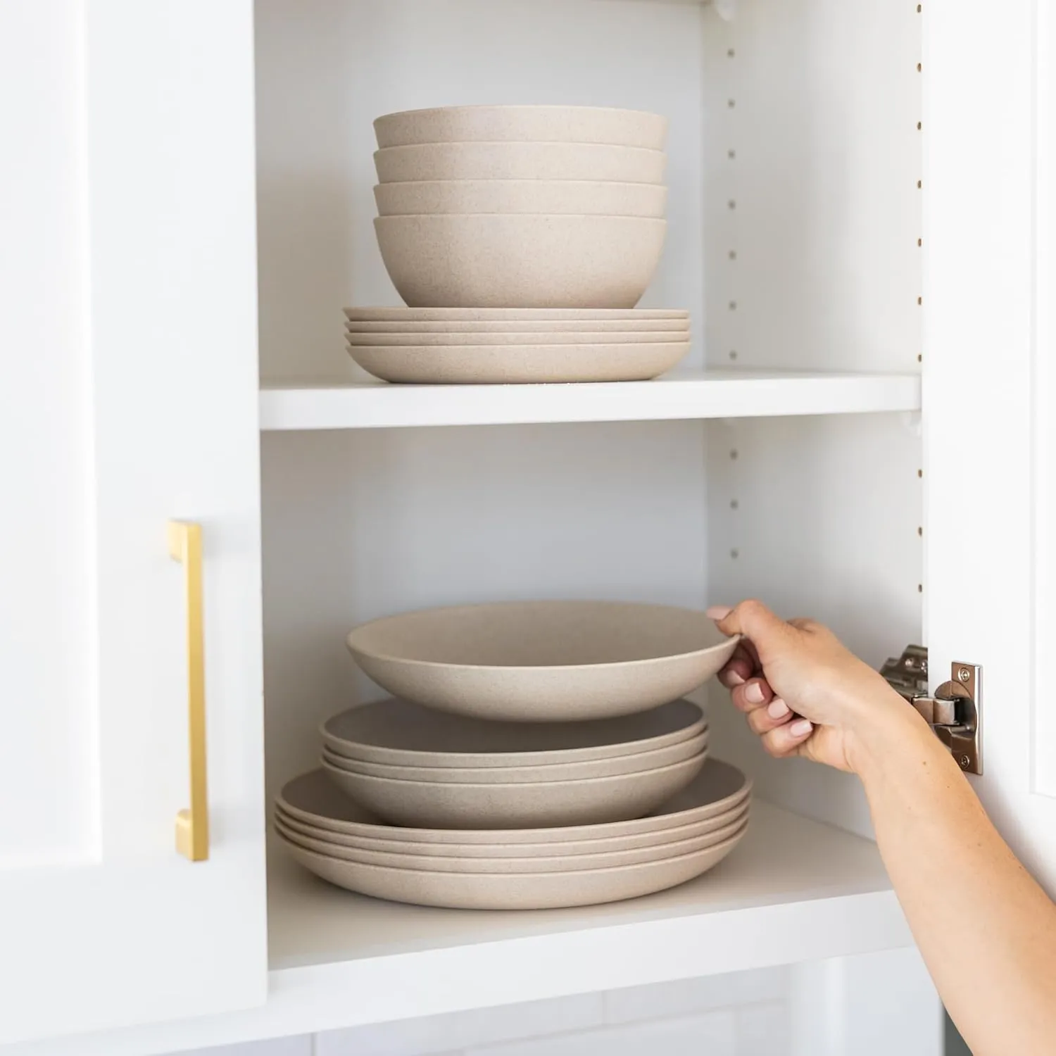 Grow Forward Premium Wheat Straw Pasta Bowls - 30oz Unbreakable Wide & Shallow Dinner Plate Bowls Set of 6 - Microwave Safe Reusable Plastic Pasta Bowls for Kids, Adults, Salad, Camping, RV - Sahara
