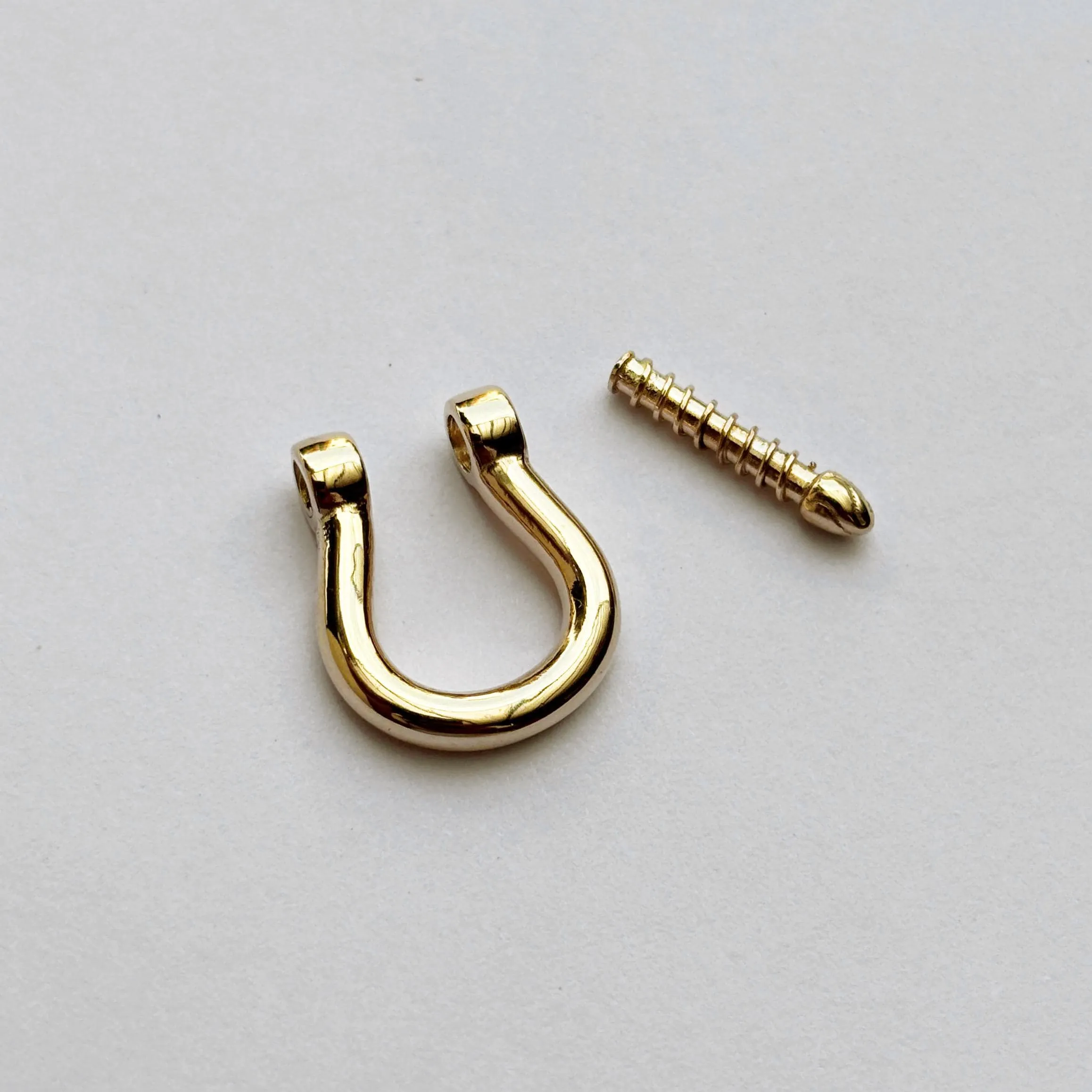 HUGE 19mm Carabiner Horse Shoe Screw Solid Gold Clasp Charm Holder / Screw Clasp U shape / Oval Clasp / Simple Oval Shaped Clasps