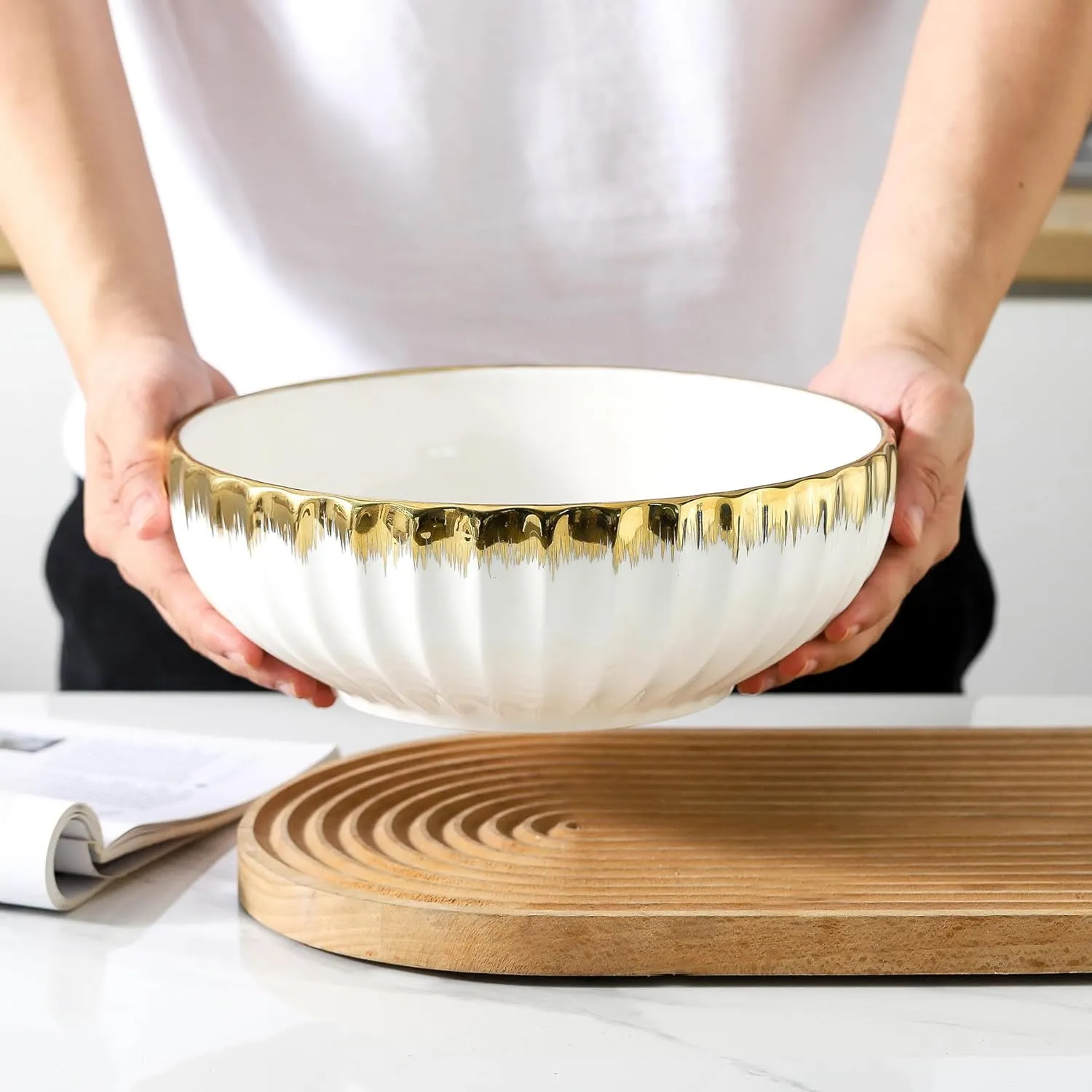LETAOTAO Serving Bowls, 10 inch Extra Large Salad Bowl Set of 2, Ceramic Bowl with Gold Trim, Kitchen Decorative Bowls Porcelain Mixing Bowls for Salad, Soup, Pasta and Dinner