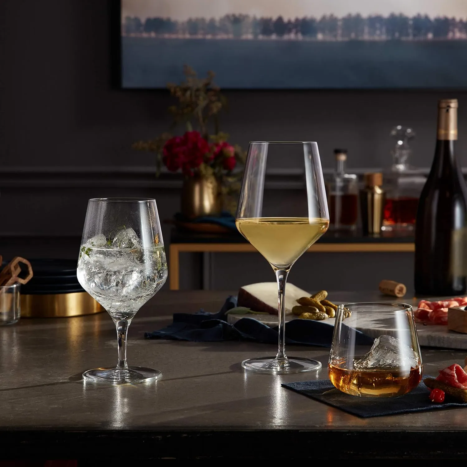 Libbey Signature White Wine Glasses Set of 4, Seamless Long Stem Wine Glasses for Wines and Cocktails, Tasteful Wine Glass Set for All Occasions.