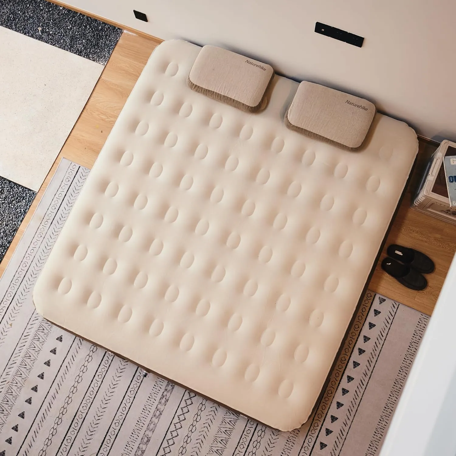 Naturehike Luxury Air Mattress Queen Size with Removable Built-in Electric Pump, 79 * 59in Extra Wide Inflatable Mattress for Home, Camping, Guests, Travel, Formaldehyde- Free, Morning View Series