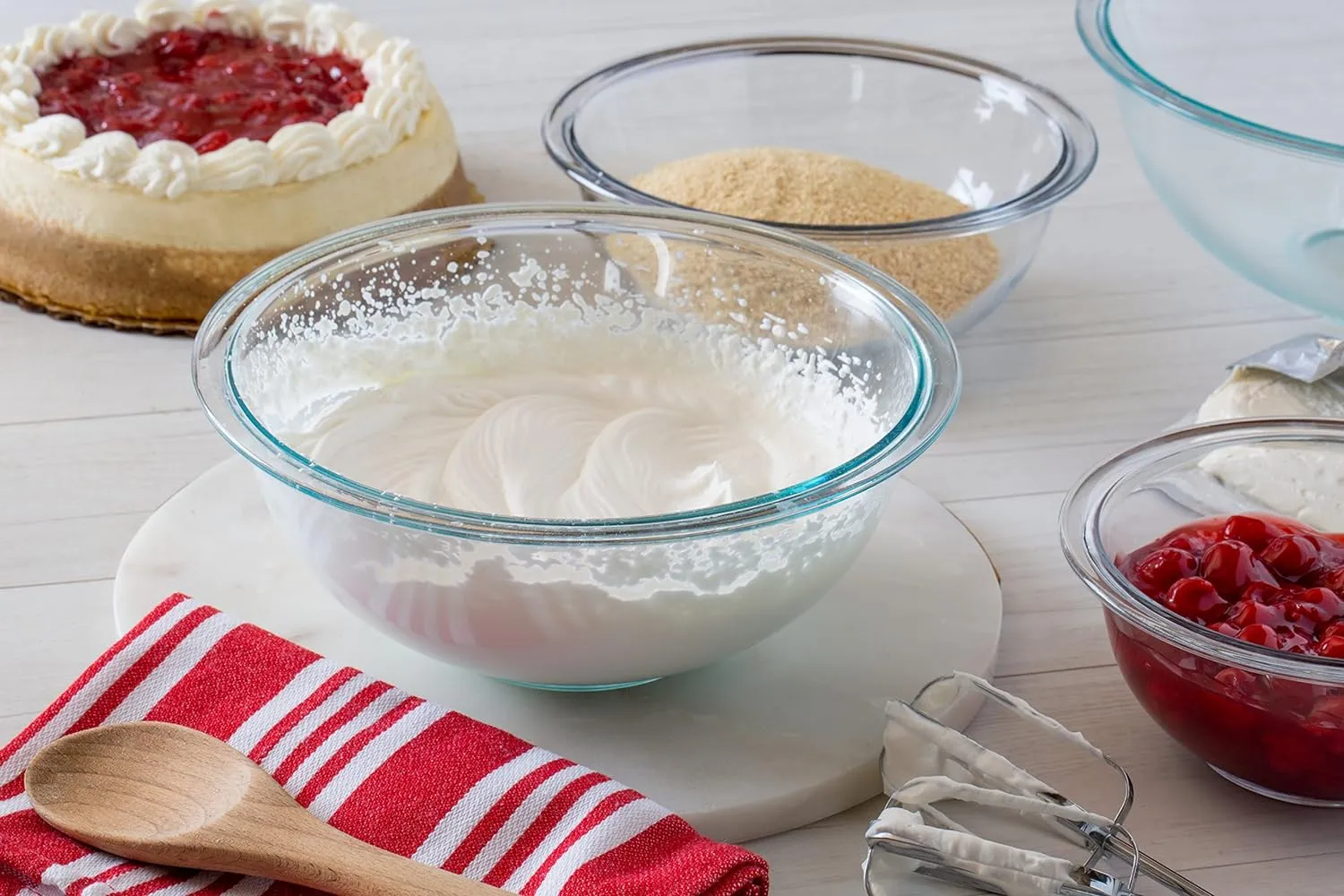 Pyrex Smart Essentials 4-Quart Glass Mixing Bowl, 3.79 liters