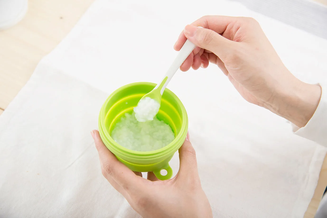 Richell Collapsible Bowl with Spoons