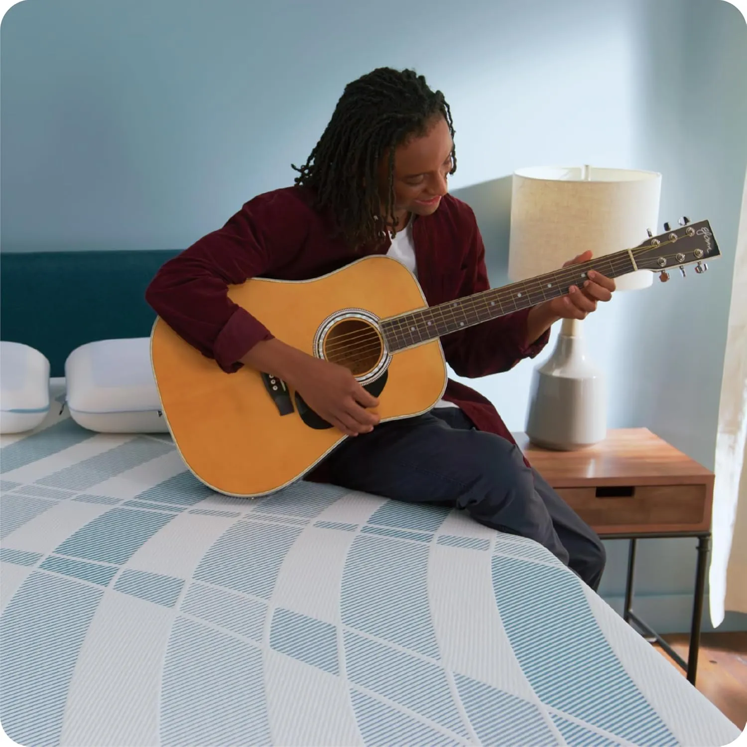 Sealy Dreamlife 14” Hybrid Mattress-in-a-Box, King, SealyComfort Gel Memory Foam, SealyResponsive Encased Coils, Machine Washable Cover