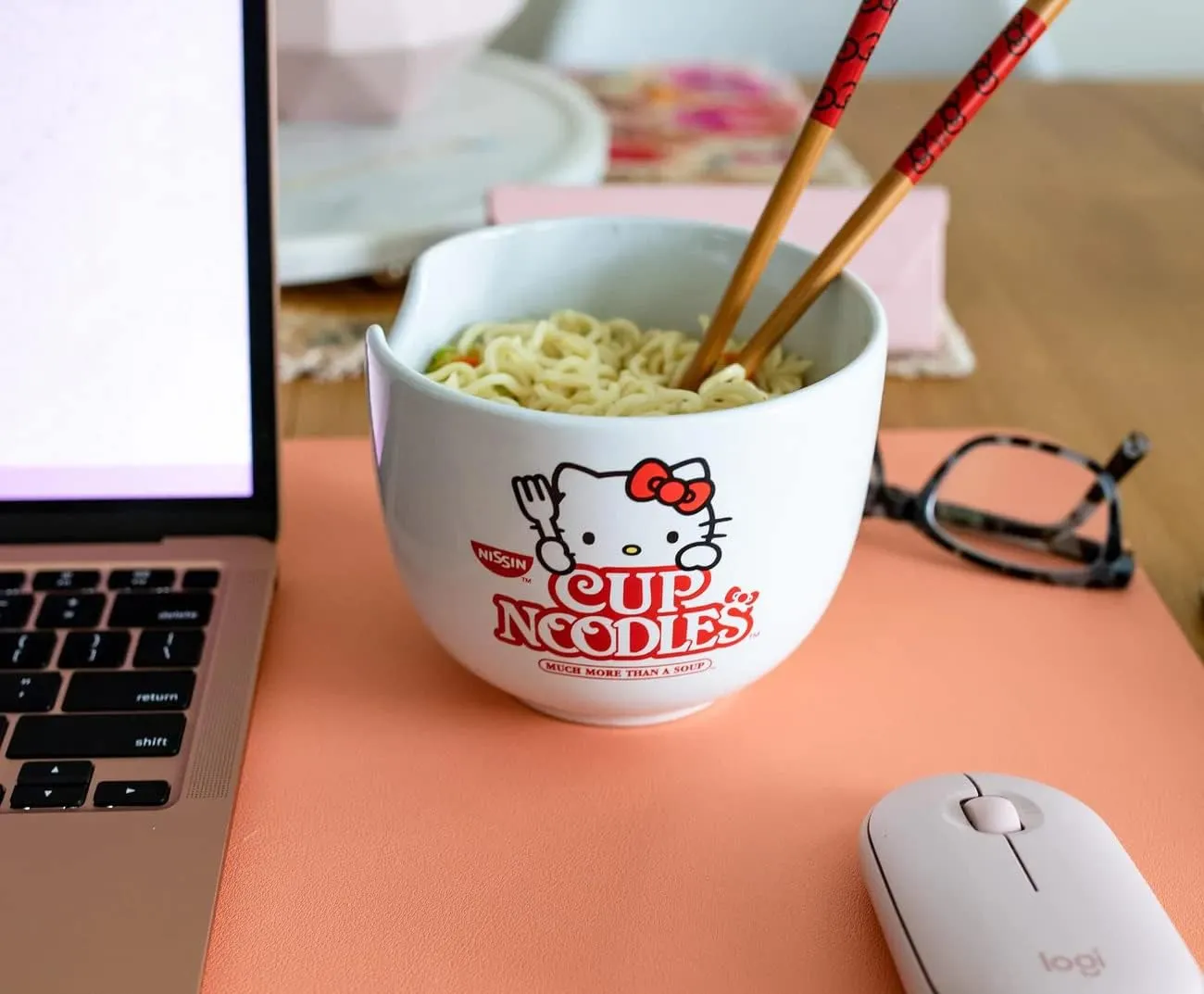 Silver Buffalo Sanrio Hello Kitty Cup Noodles Nissin Ceramic Ramen Noodle Rice Bowl with Chopsticks, Microwave Safe, 20 Ounces