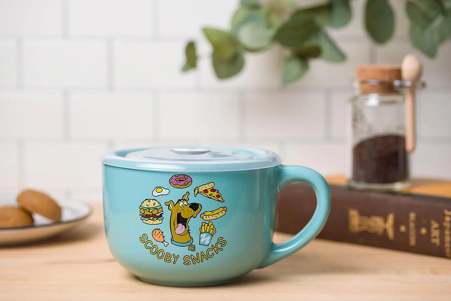 Silver Buffalo Scooby Doo Scooby Snacks Ceramic Soup Mug with Vented Plastic Lid, 24 Ounces