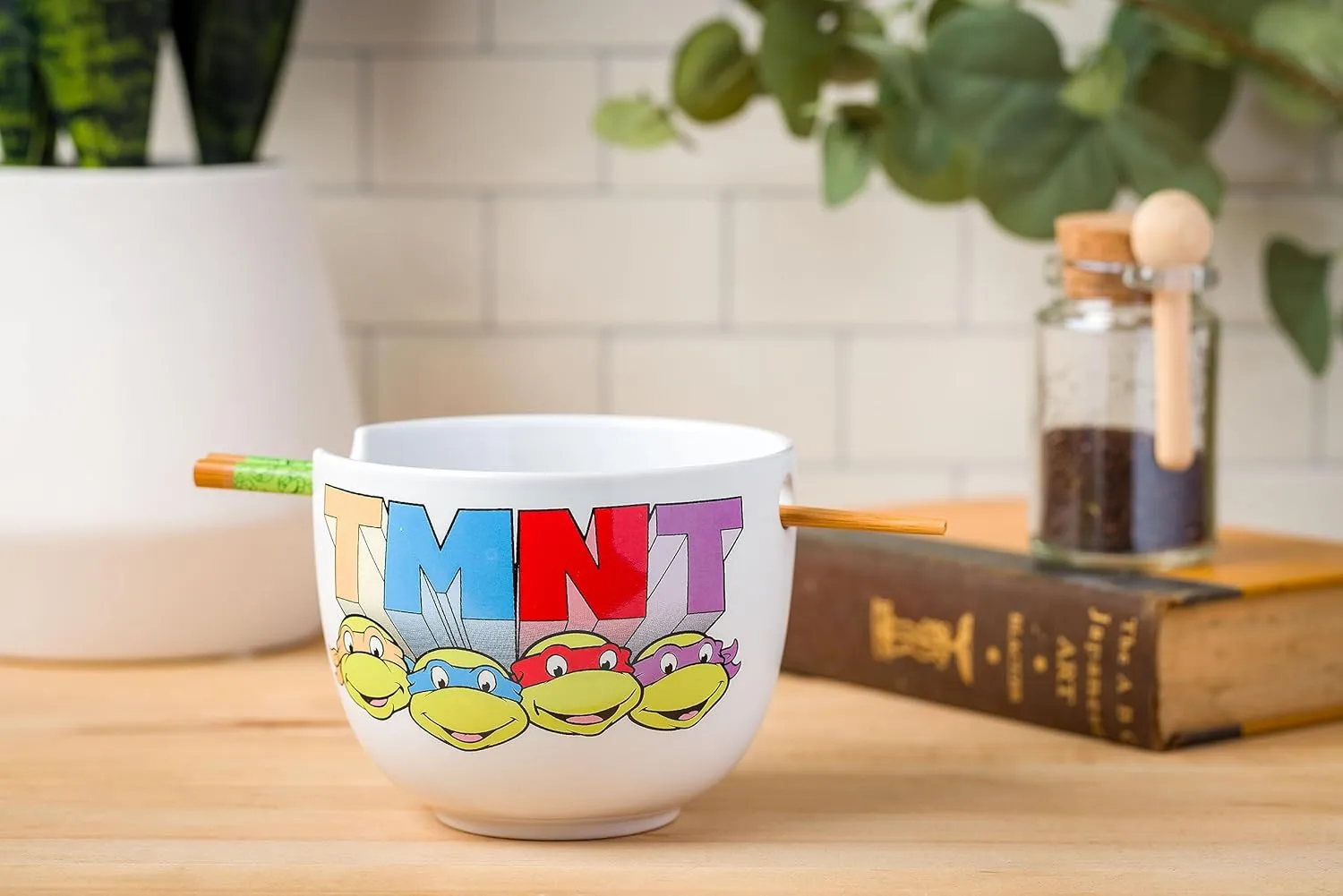 Silver Buffalo TMNT Teenage Mutant Ninja Turtles Ceramic Ramen Noodle Rice Bowl with Chopsticks, Microwave Safe, 20 Ounces