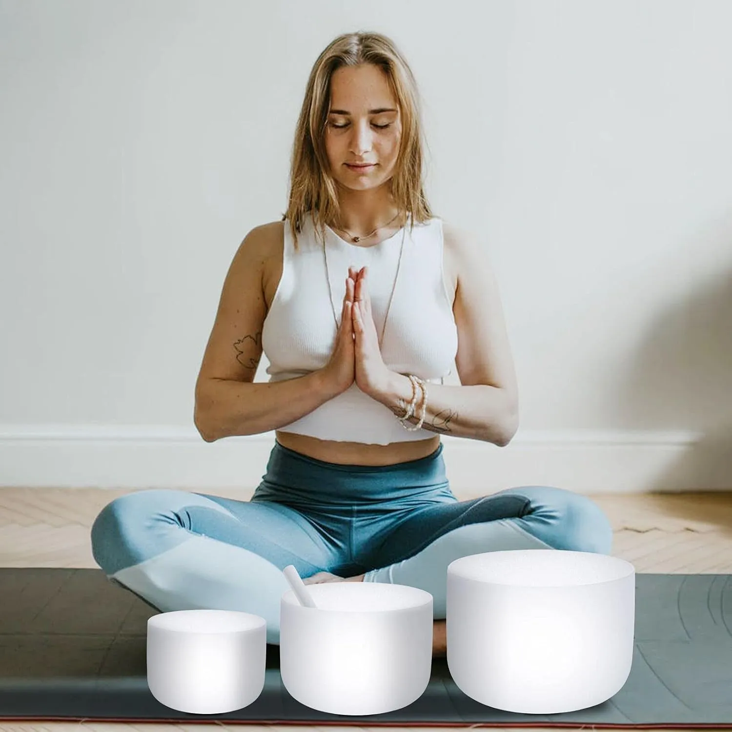 SOLSHINE 3PCS 8inch 10inch 12inch Crystal Singing Bowl Set 432Hz,Ｃ F B Chakra Tuned with Sounds Bowl Mallet Suede Strikers and O-rings, Carry Bag for Meditation, Yoga, Spiritual, Body Healing
