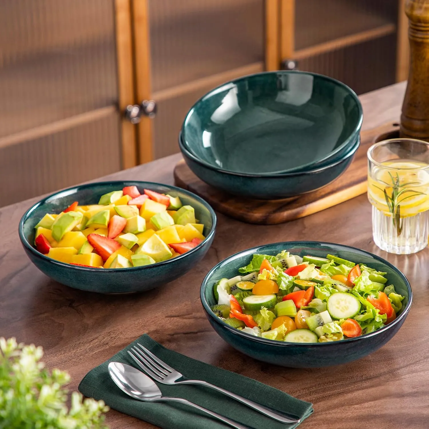 vancasso Stern Large Pasta Bowls Set of 4, 38 Oz Ceramic Salad Plate Bowls for Serving, Kitchen Stoneware Wide Bowls for Soup, Pasta, Salad, Cereals, Microwave Oven Safe, Reactive Glaze-Green