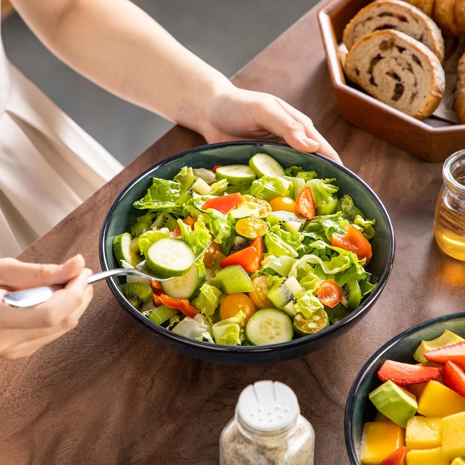 vancasso Stern Large Pasta Bowls Set of 4, 38 Oz Ceramic Salad Plate Bowls for Serving, Kitchen Stoneware Wide Bowls for Soup, Pasta, Salad, Cereals, Microwave Oven Safe, Reactive Glaze-Green