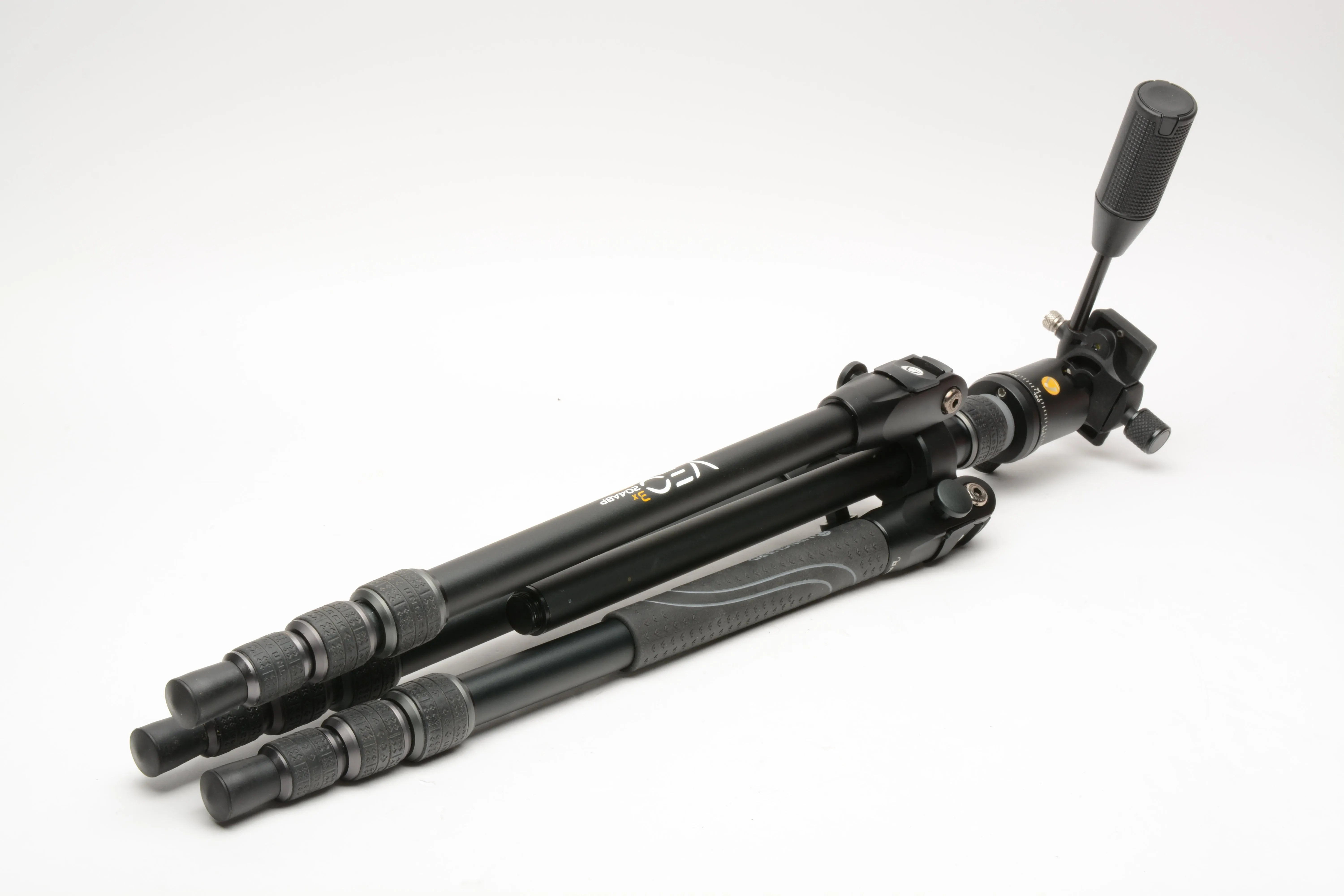 Vanguard VEO 3X 3-in-1 Lightweight Compact Tripod w/Pan head and QR plate   Case