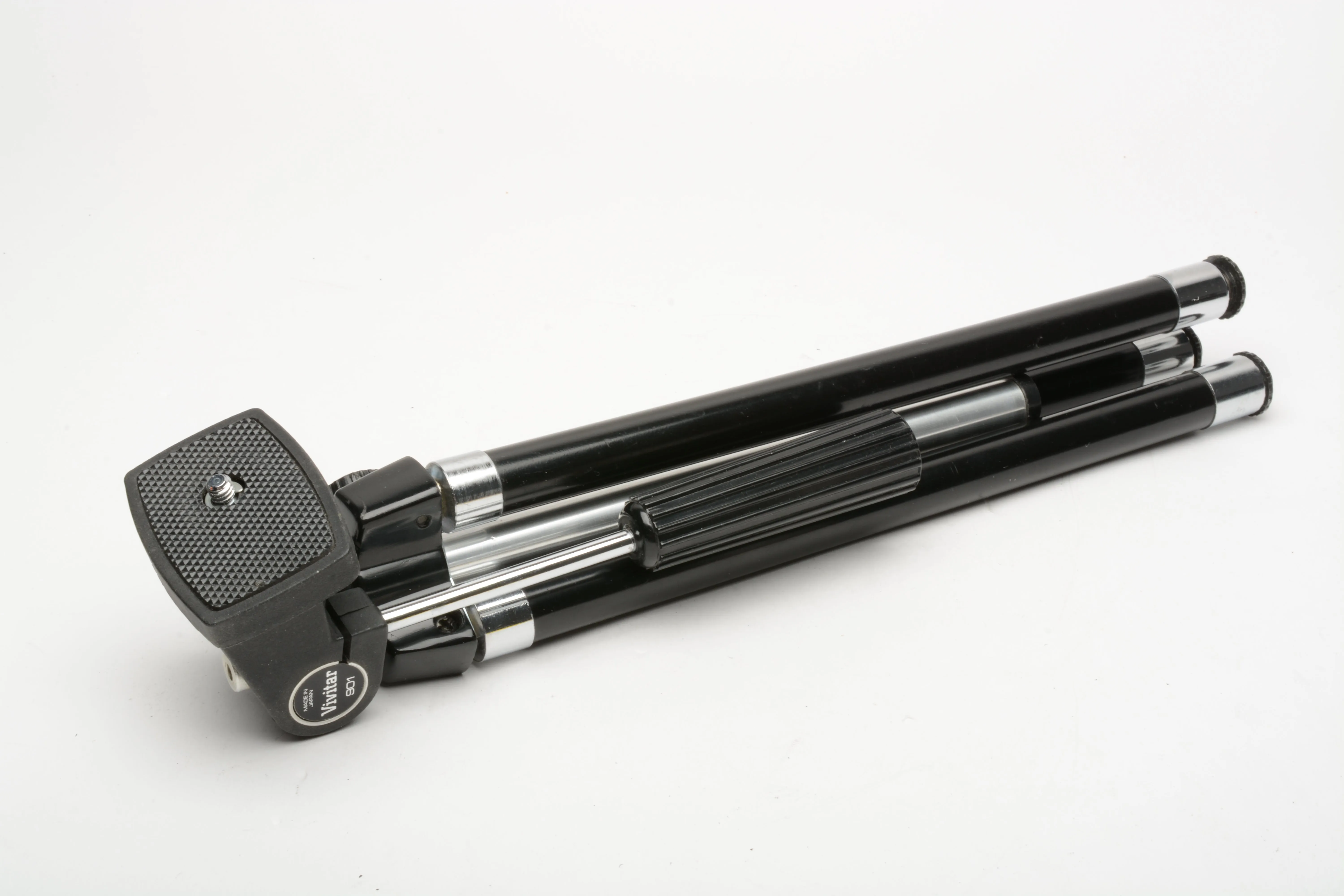 Vivitar 901 compact tripod w/pan head, 13" Folded ~45" expanded, Nice