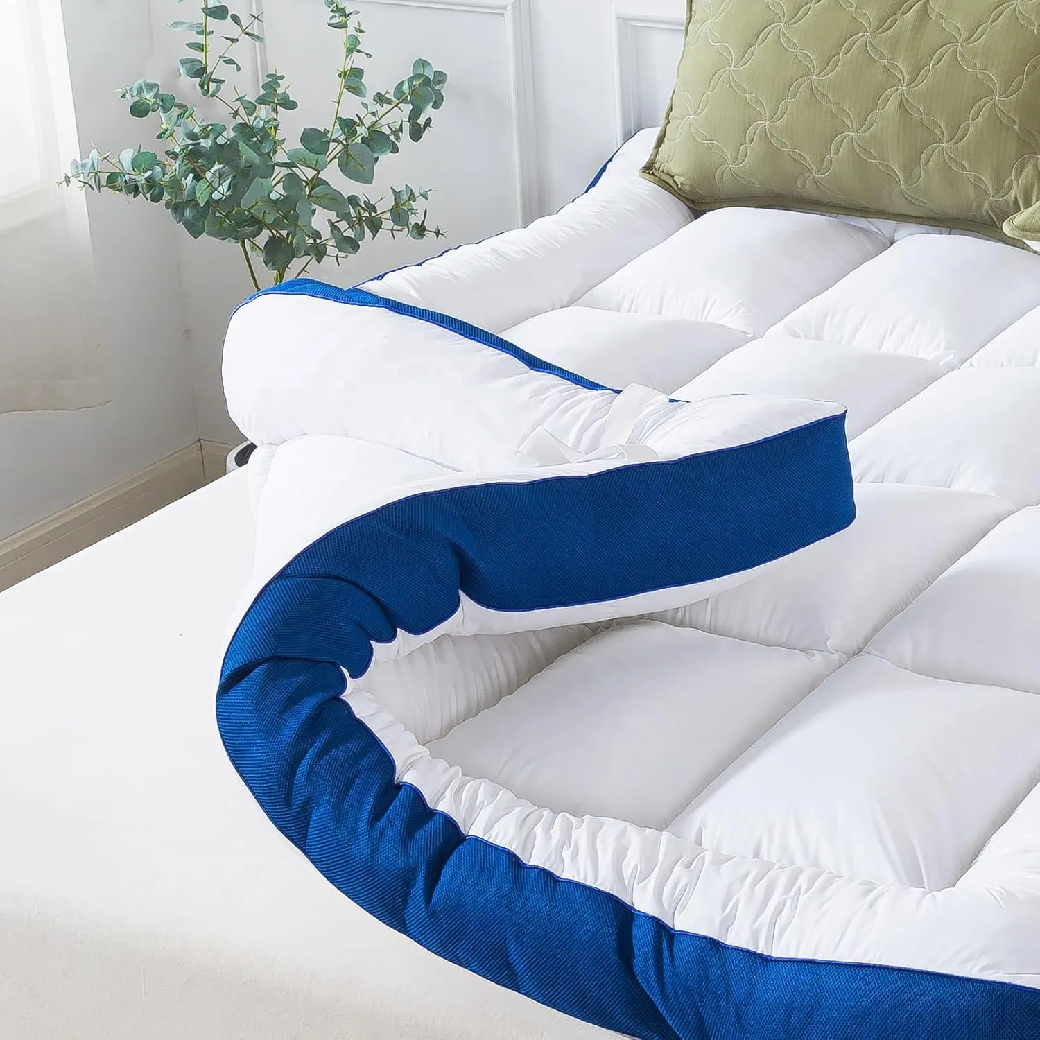 WhatsBedding 5 Inch Memory Foam Queen Mattress Topper 100% Cotton Top, Filled with Breathable & Soft Memory Foam Pillow Top,4 Elastic Straps, 80x60x5 Inch, Queen