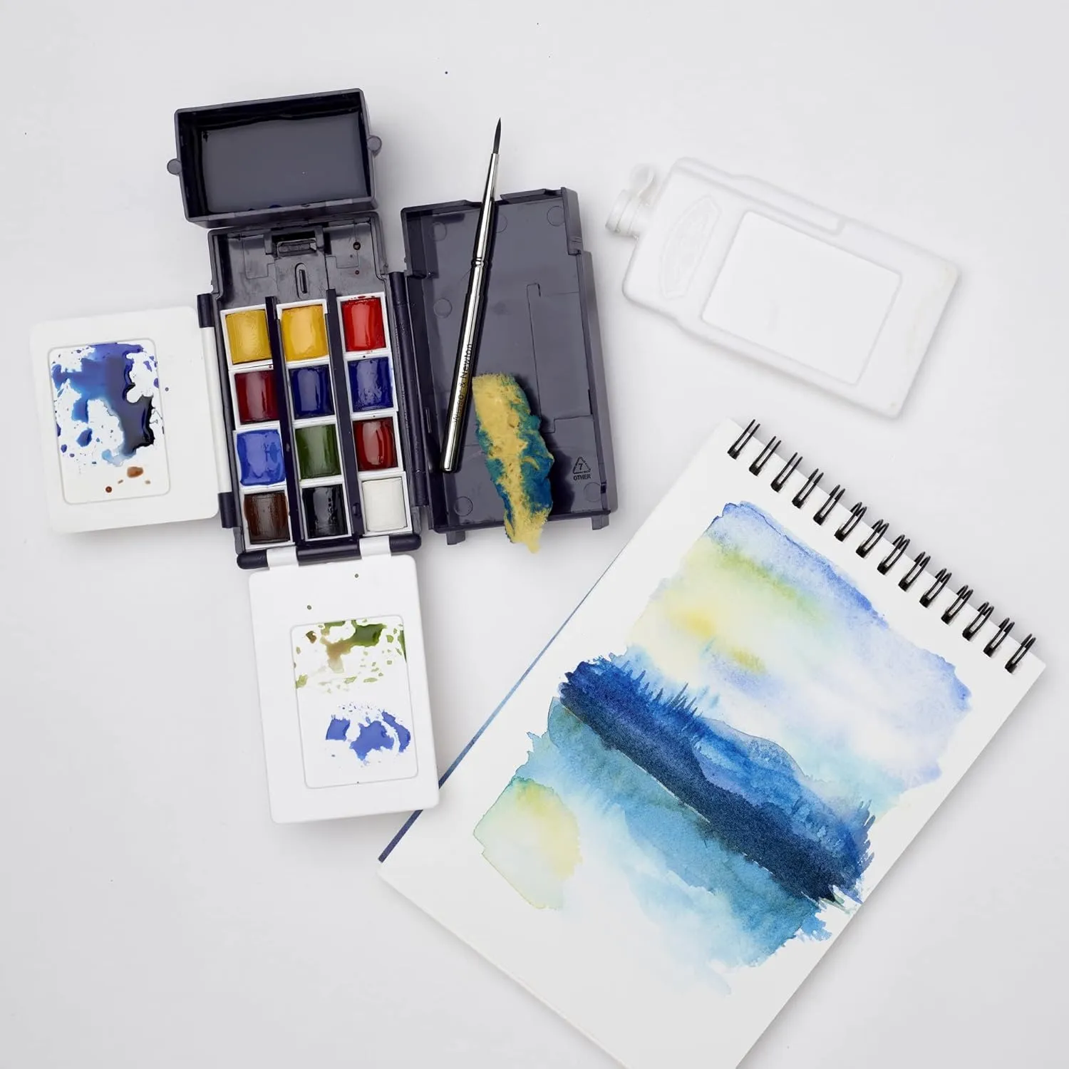 Winsor & Newton Cotman Watercolor Paint Set, Field Pocket Set, 12 Half Pan w/ Brush, Sponge, Bottle
