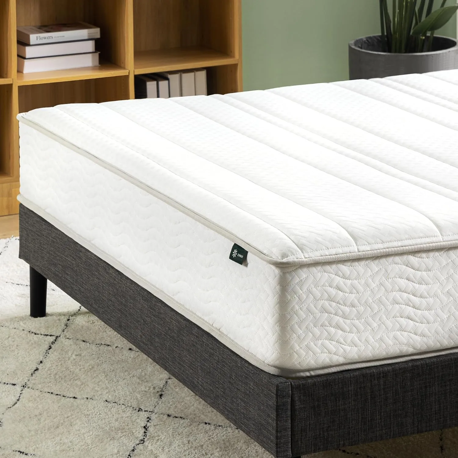 ZINUS 6 Inch Foam and Spring Hybrid Mattress [New Version], Twin, Medium Firmness, Durable Support, Certified Safe Foams & Fabric, Mattress in A Box