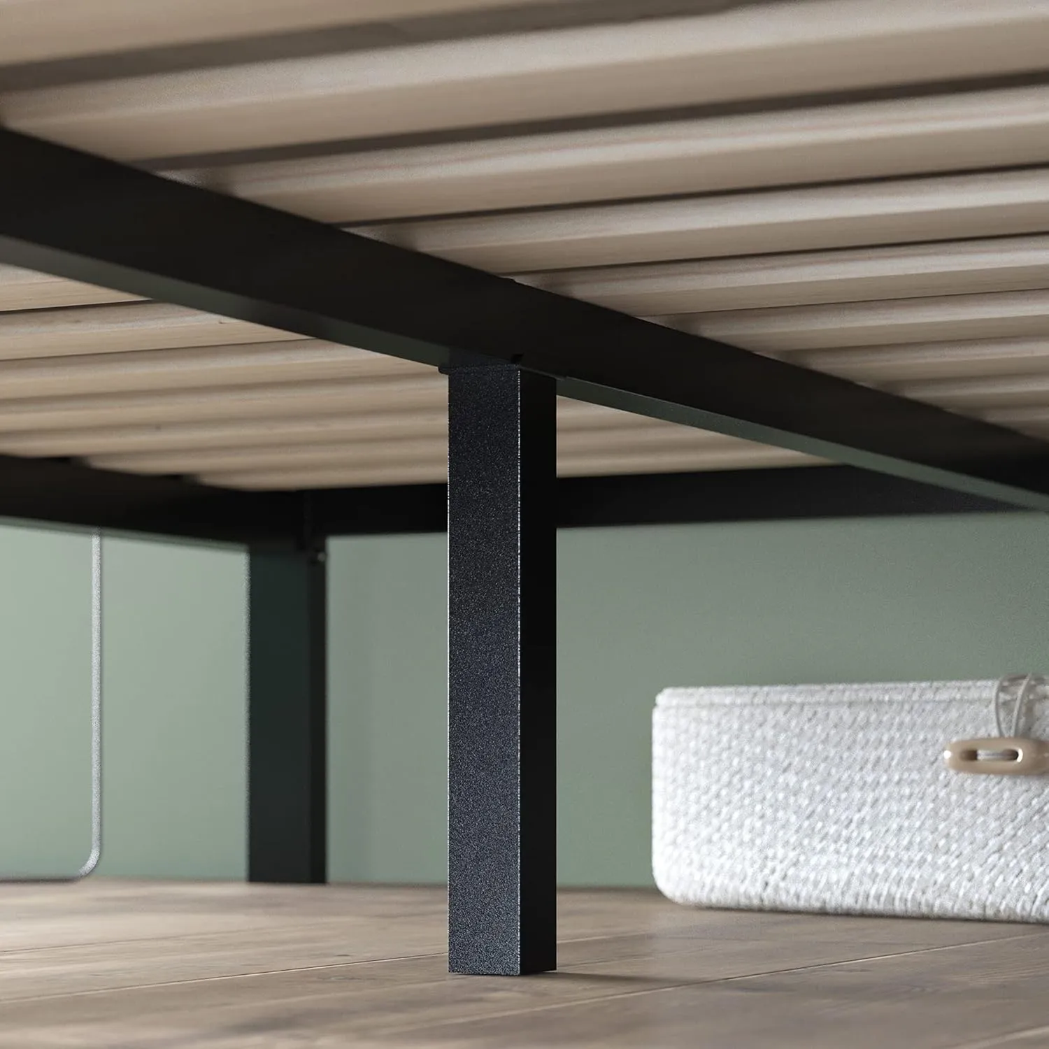 ZINUS Mia Metal Platform Bed Frame with Headboard, Wood Slat Support, No Box Spring Needed, Easy Assembly, King, Black