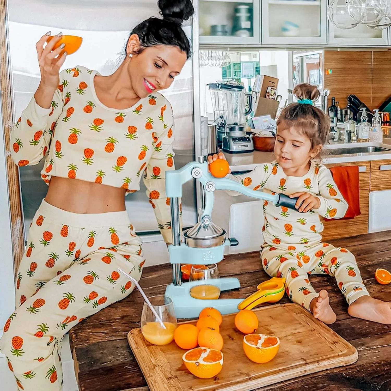 Zulay Kitchen Cast-Iron Orange Juice Squeezer - Heavy-Duty, Easy-to-Clean, Professional Citrus Juicer - Durable Stainless Steel Lemon Squeezer - Sturdy Manual Citrus Press & Orange Squeezer (Blue)